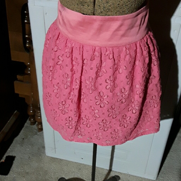 Charlotte Russe floral lace mini size M - Picture 1 of 2